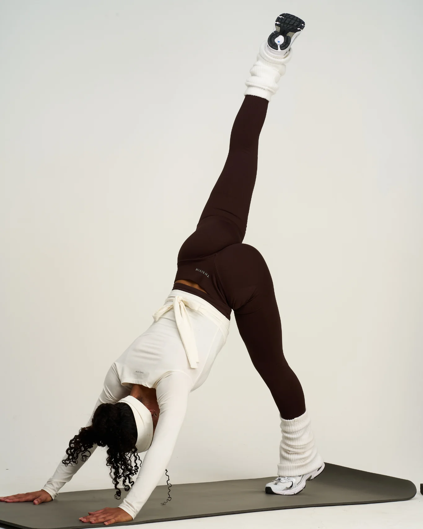 Elevate™ Sculpting Mid Waist Scrunch Leggings | Coffee - Image 7