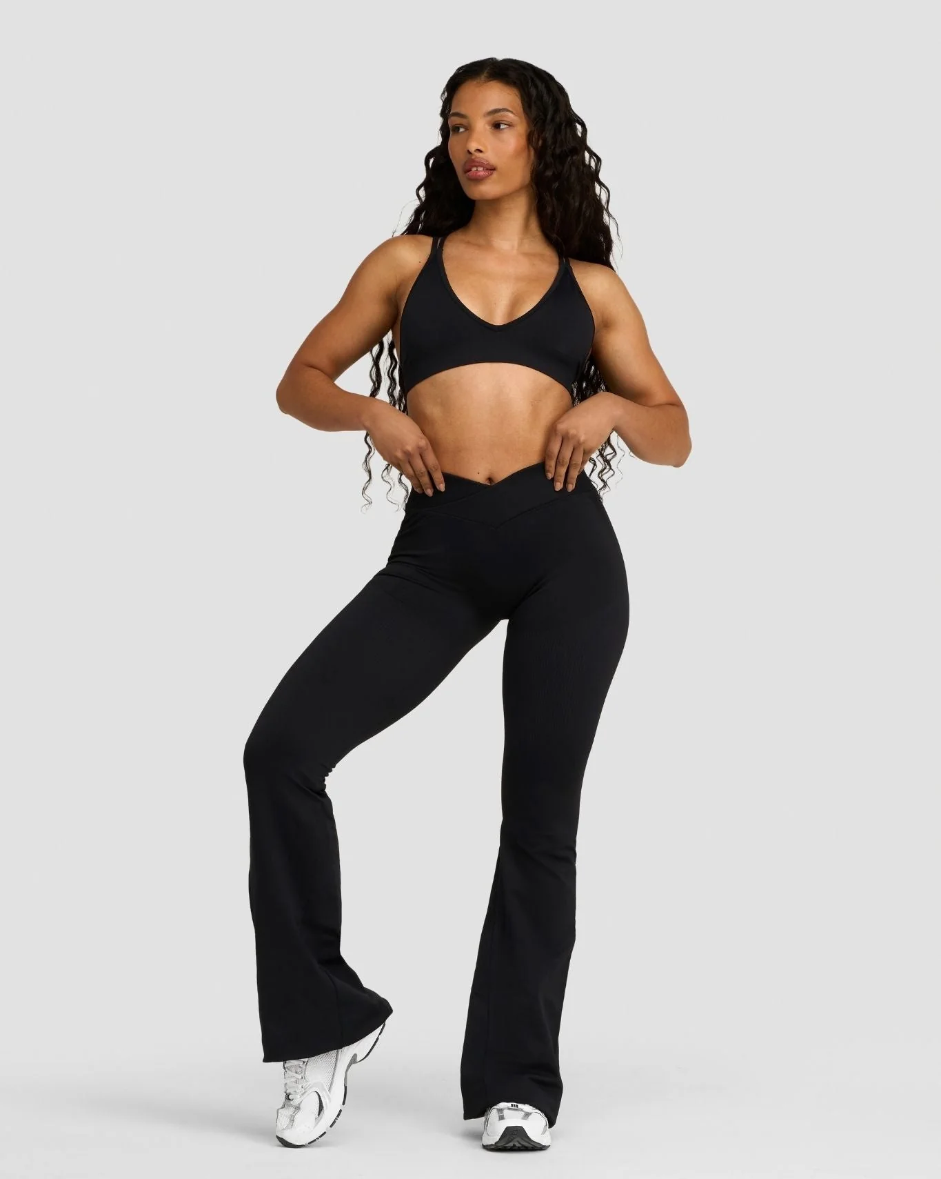 Elevate™ Sculpting Mid V-Waist Scrunch Flare | Night Black - Image 3