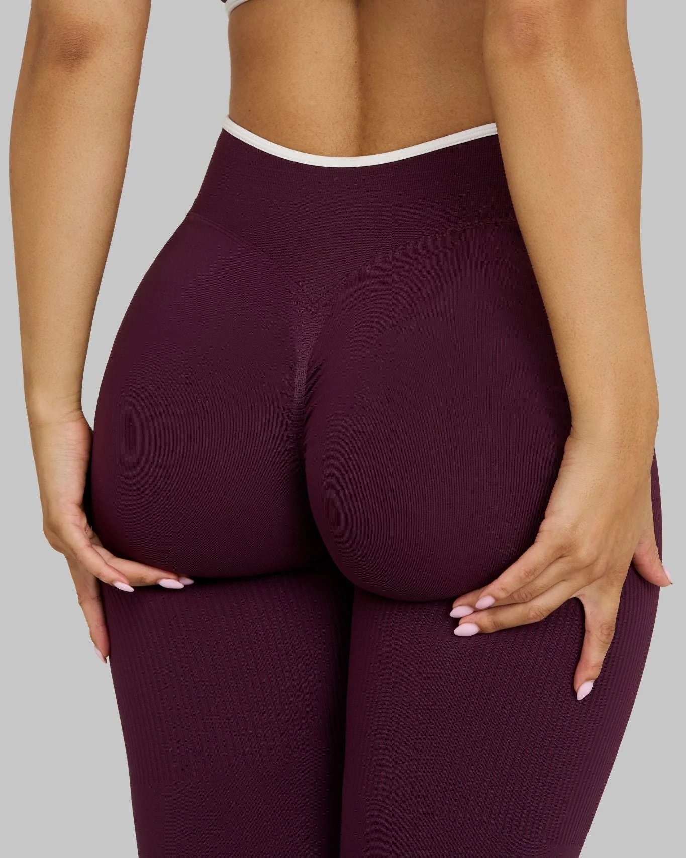 Outline V-Waist Leggings | Winter Plum - Image 2